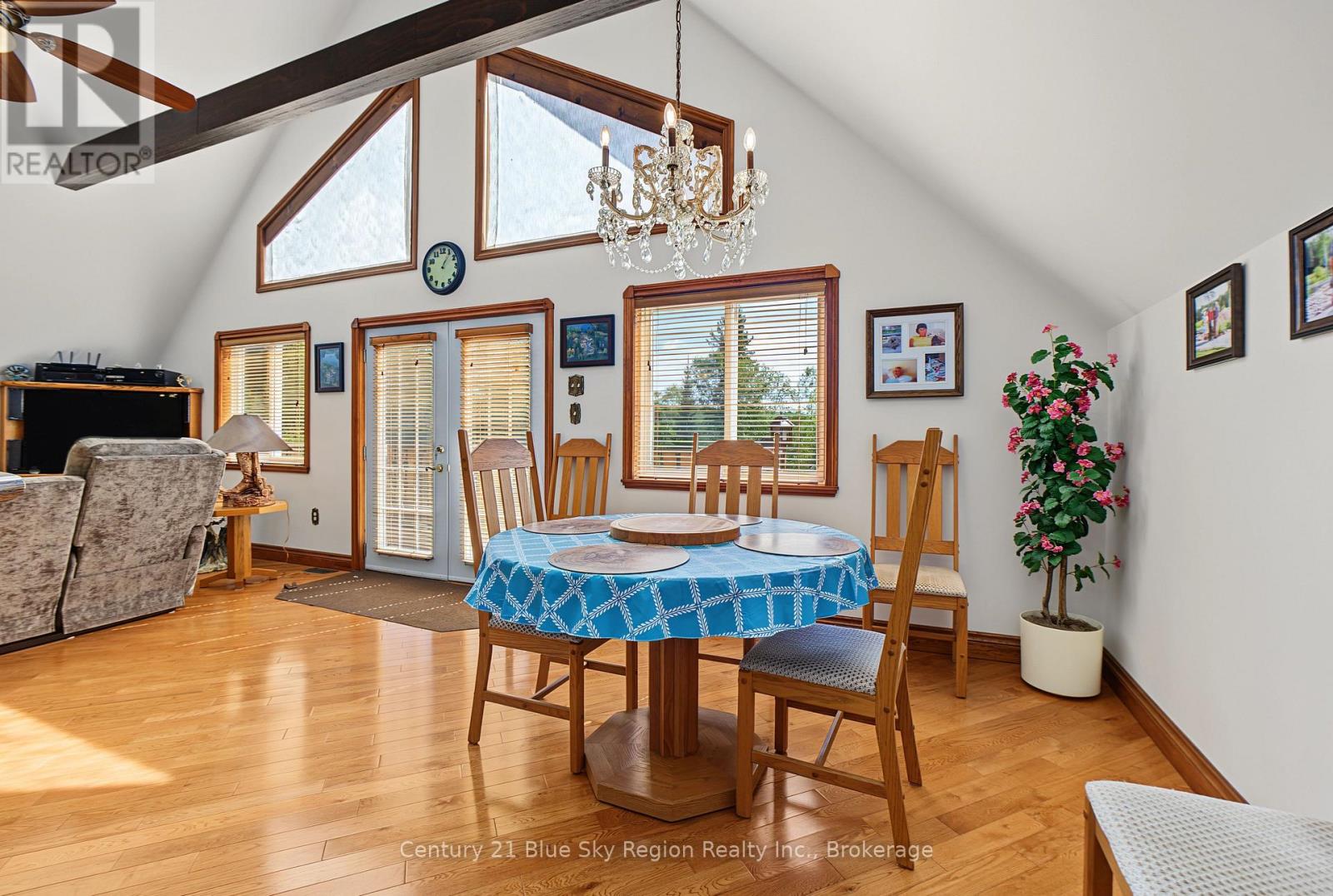 76 Hanselman Line Property Photo 16