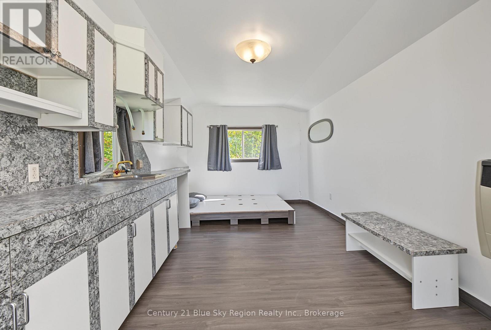 76 Hanselman Line Property Photo 39