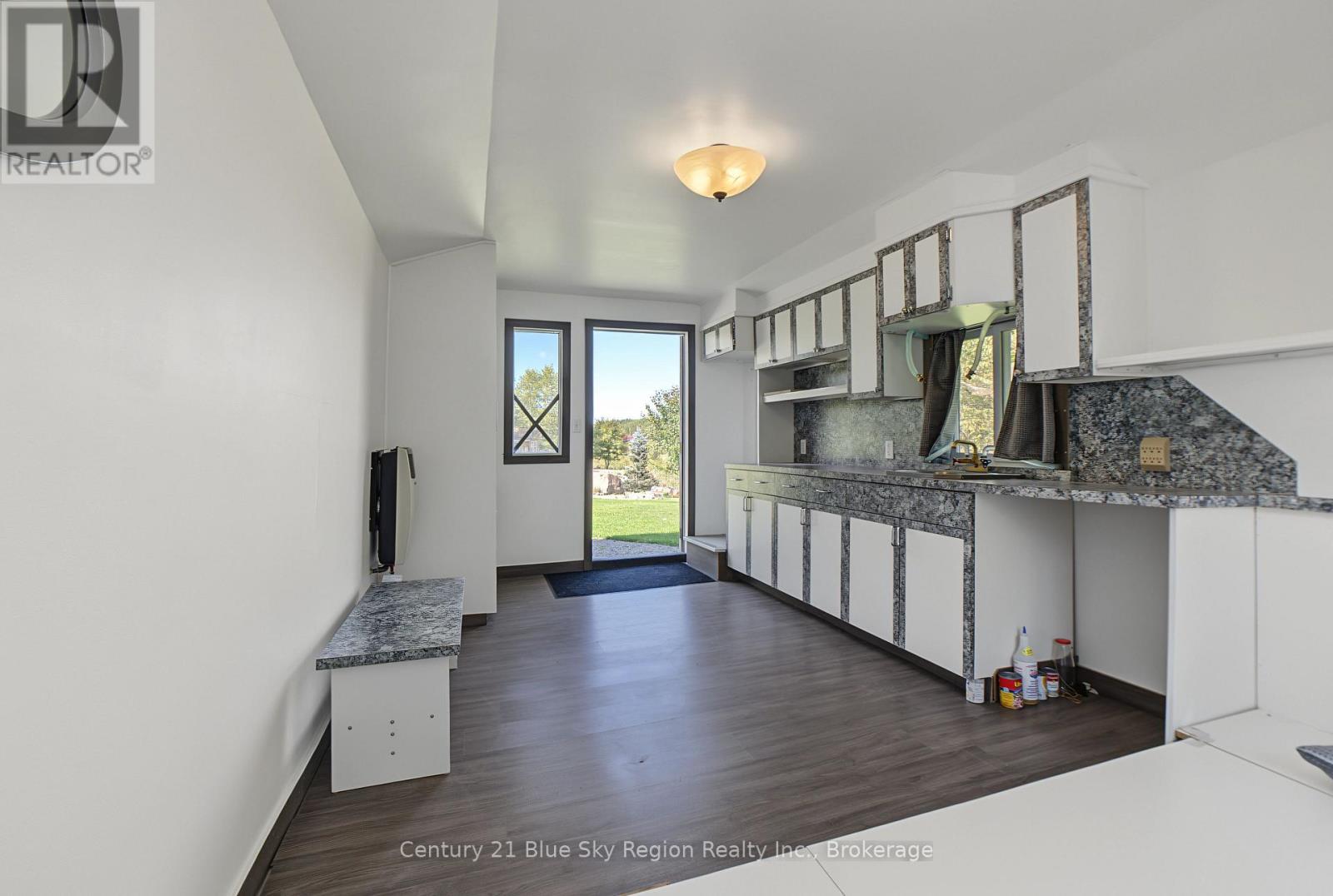 76 Hanselman Line Property Photo 41