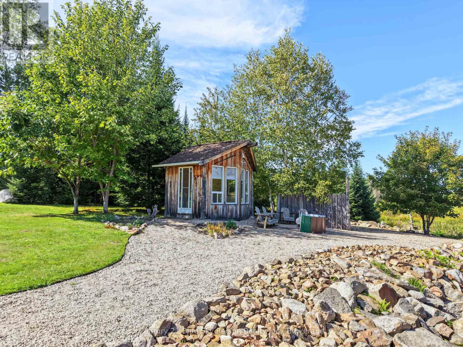 76 Hanselman Line Property Photo 46