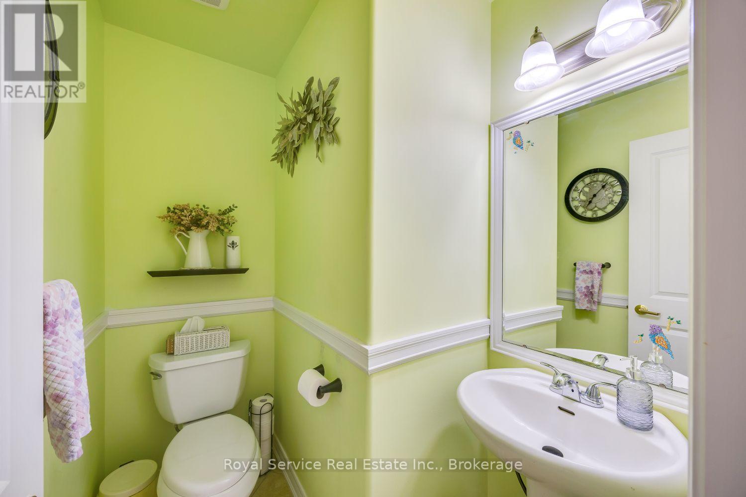 320 Strachan Street Property Photo 8
