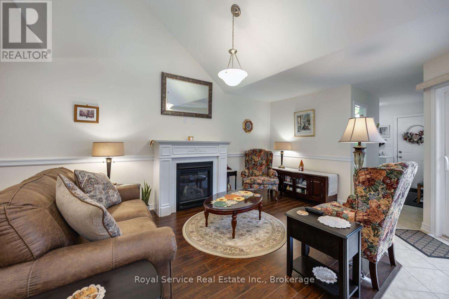 320 Strachan Street Property Photo 12