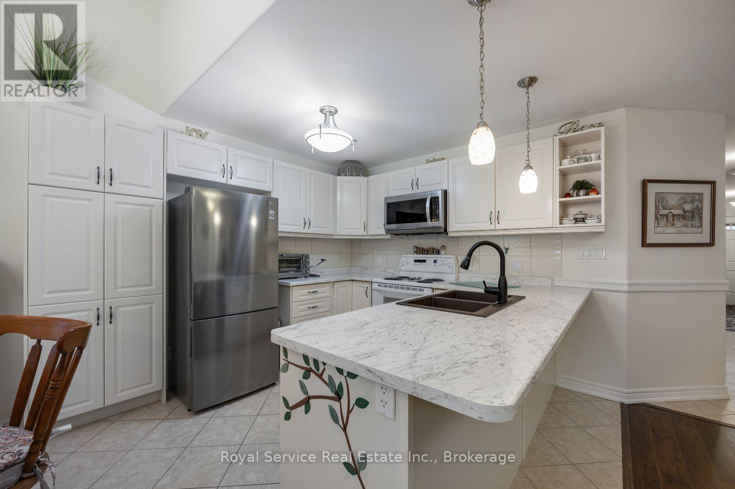 320 Strachan Street Property Photo 15