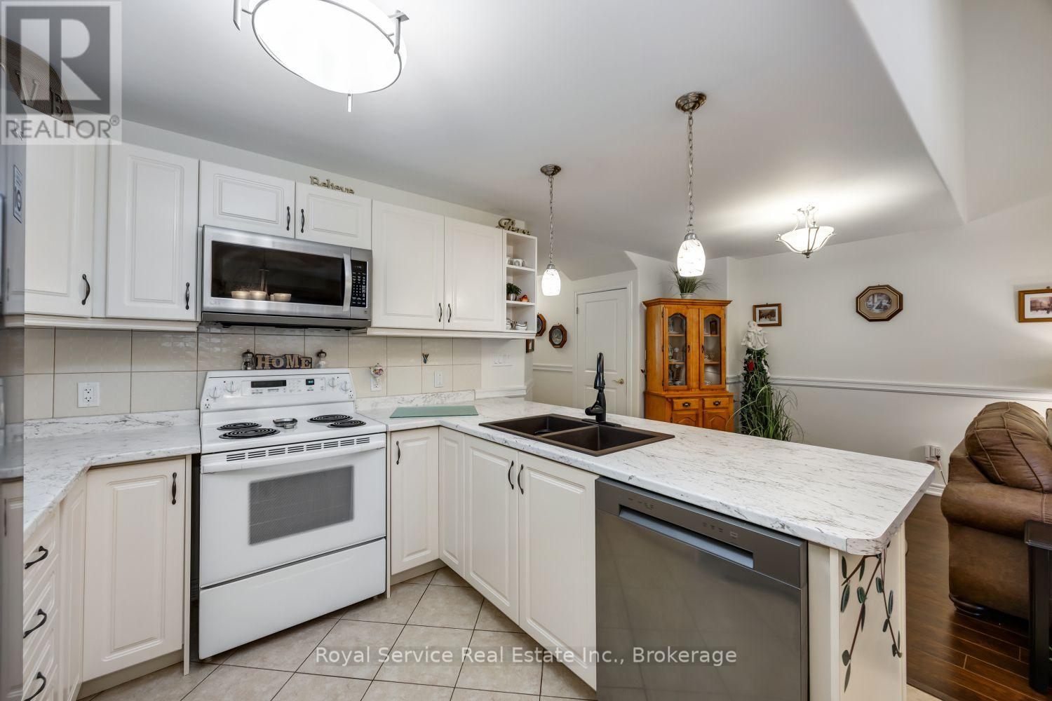 320 Strachan Street Property Photo 16
