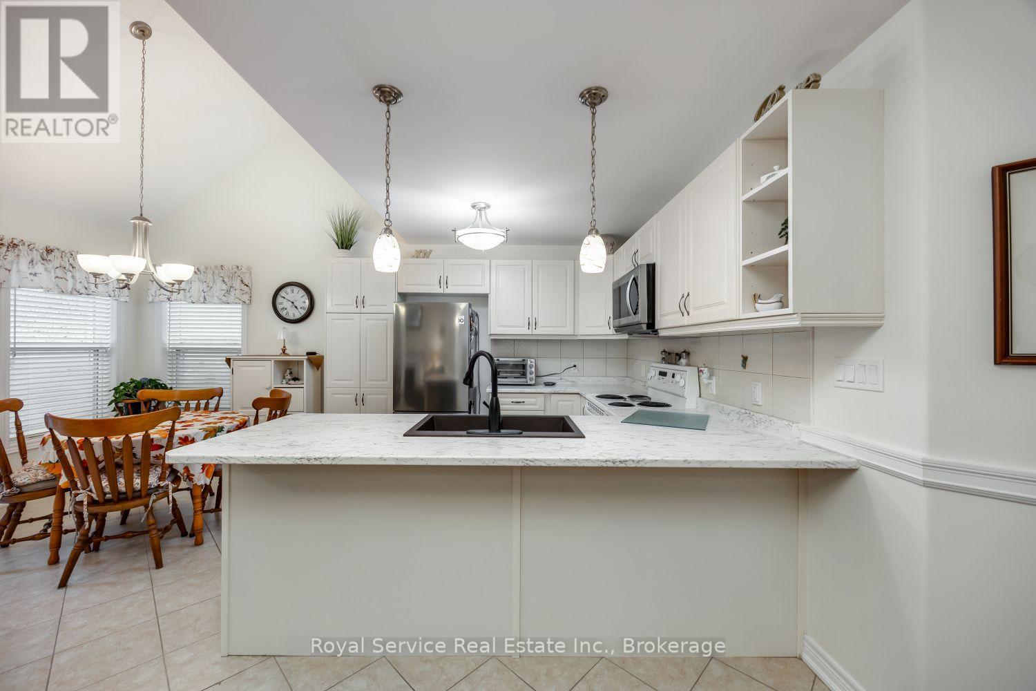 320 Strachan Street Property Photo 17