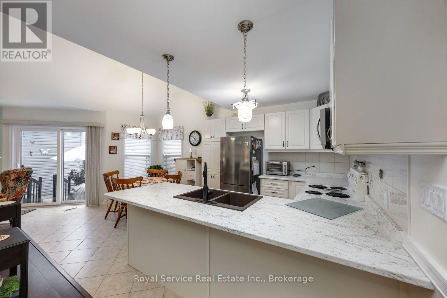 320 Strachan Street Property Photo 18