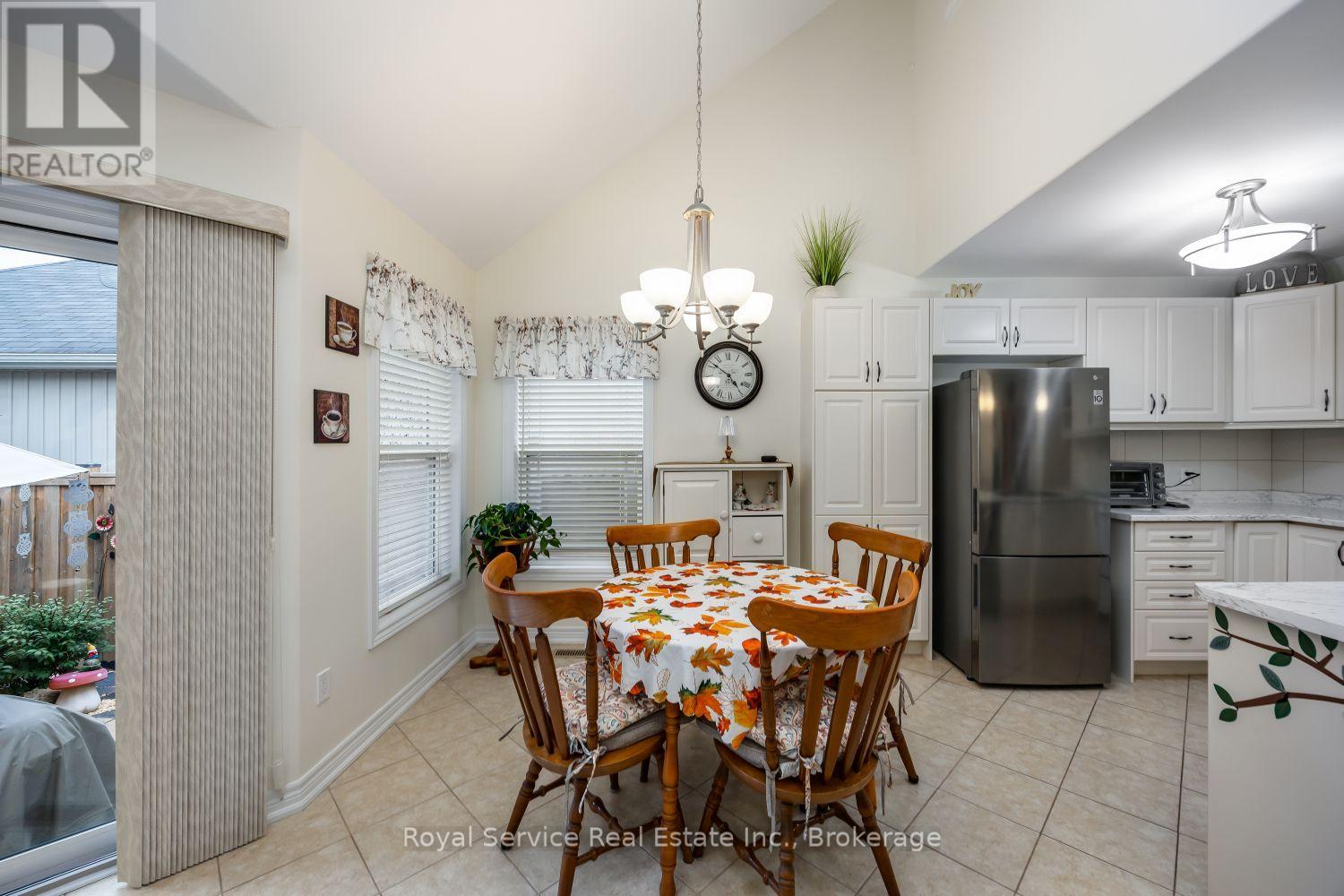 320 Strachan Street Property Photo 20