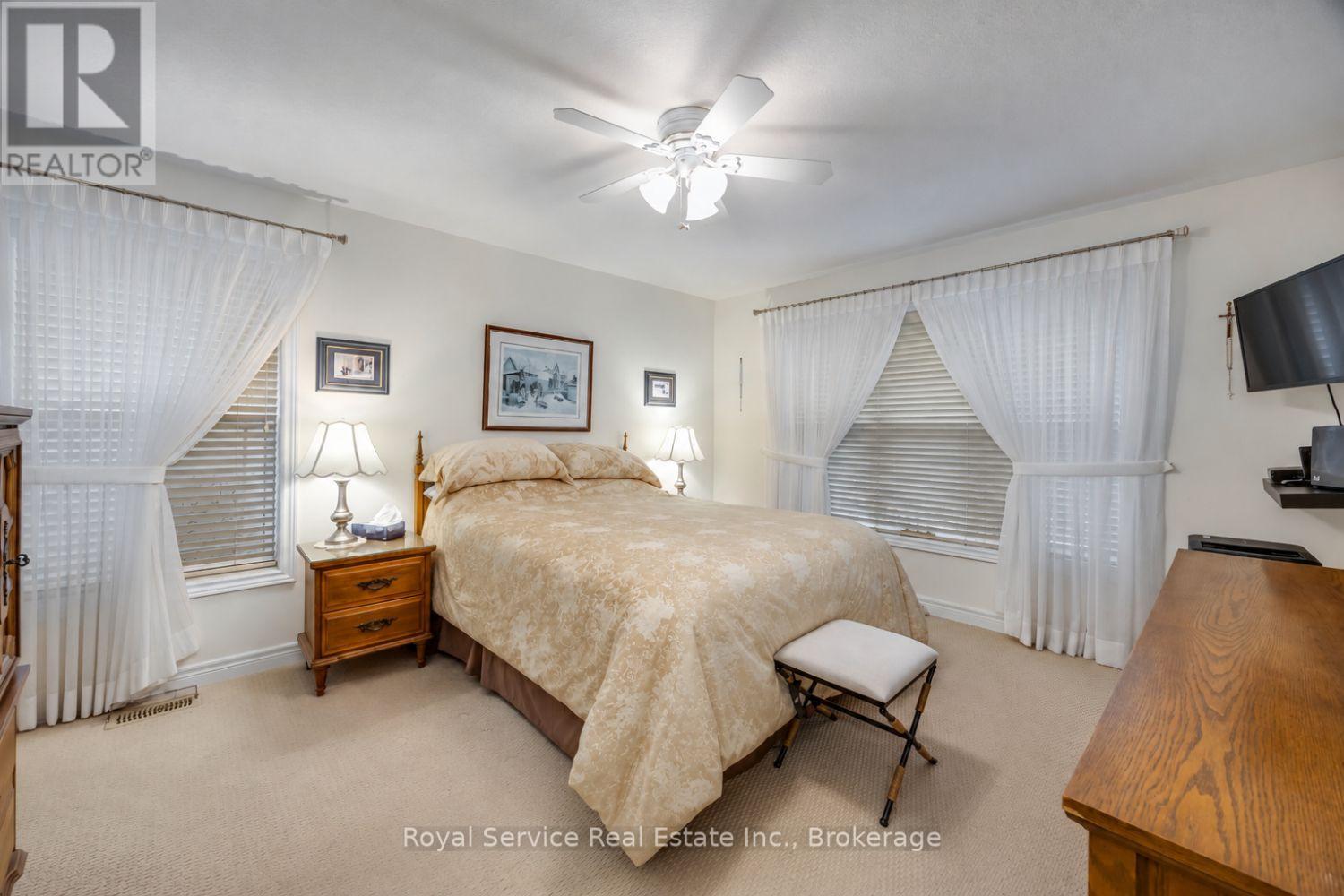 320 Strachan Street Property Photo 24