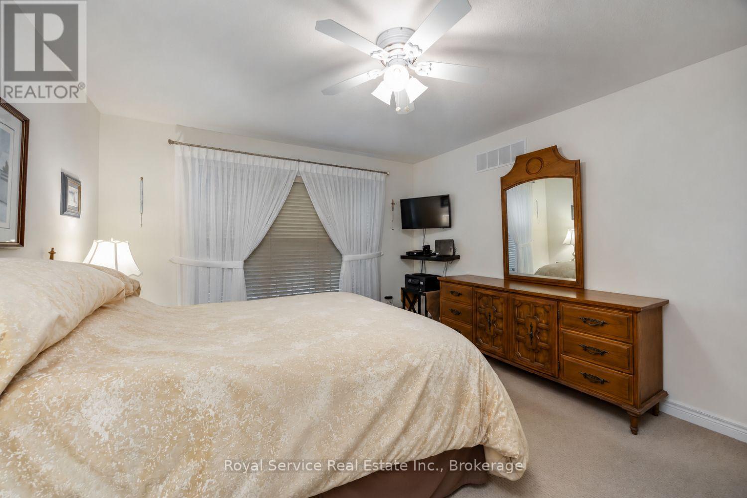 320 Strachan Street Property Photo 25