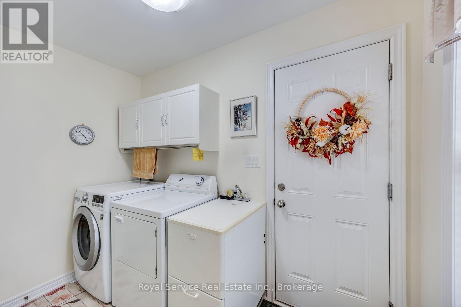 320 Strachan Street Property Photo 27