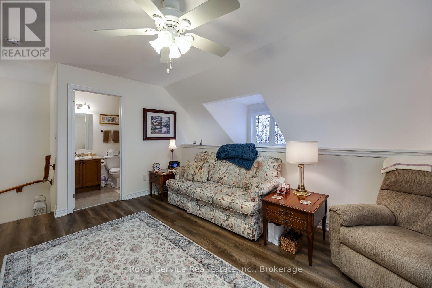 320 Strachan Street Property Photo 33