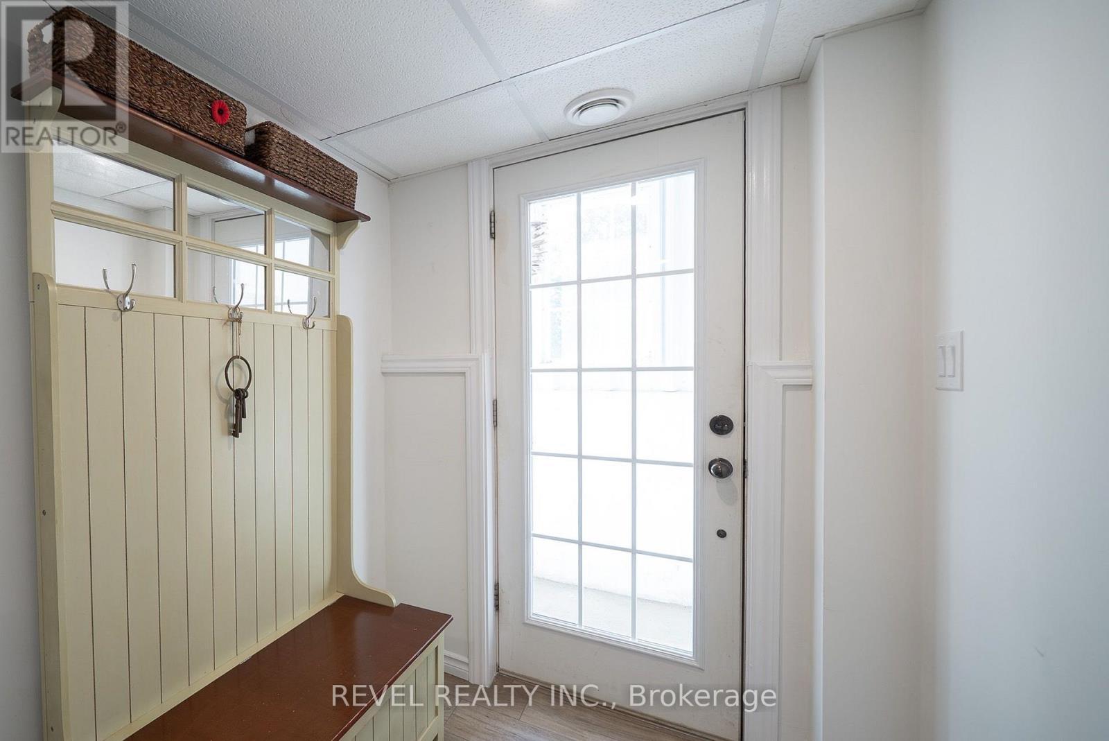 218 Mechanic Street W Property Photo 22