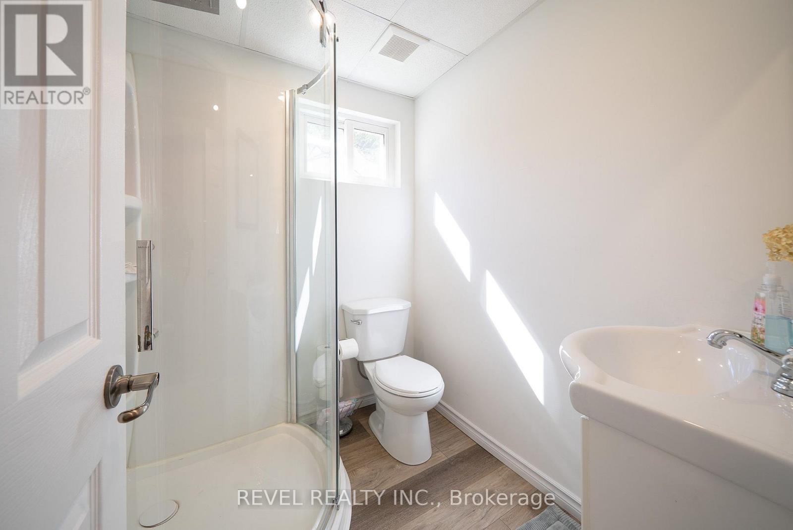 218 Mechanic Street W Property Photo 24