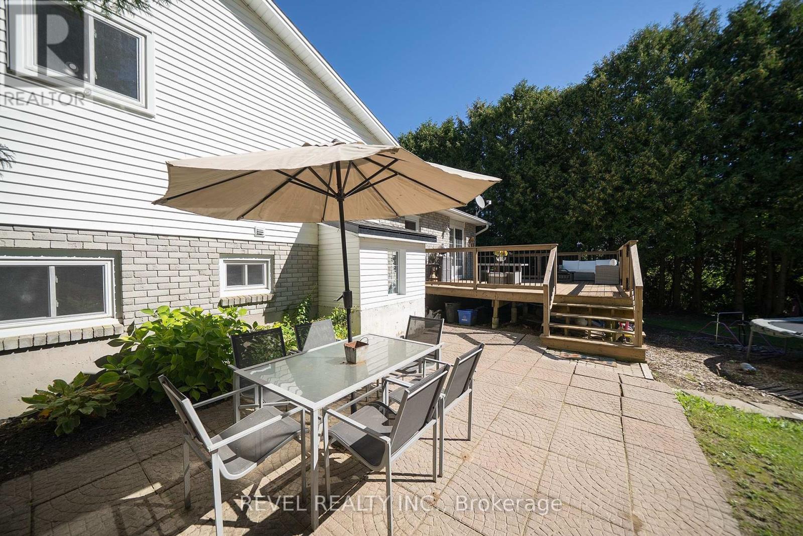 218 Mechanic Street W Property Photo 26