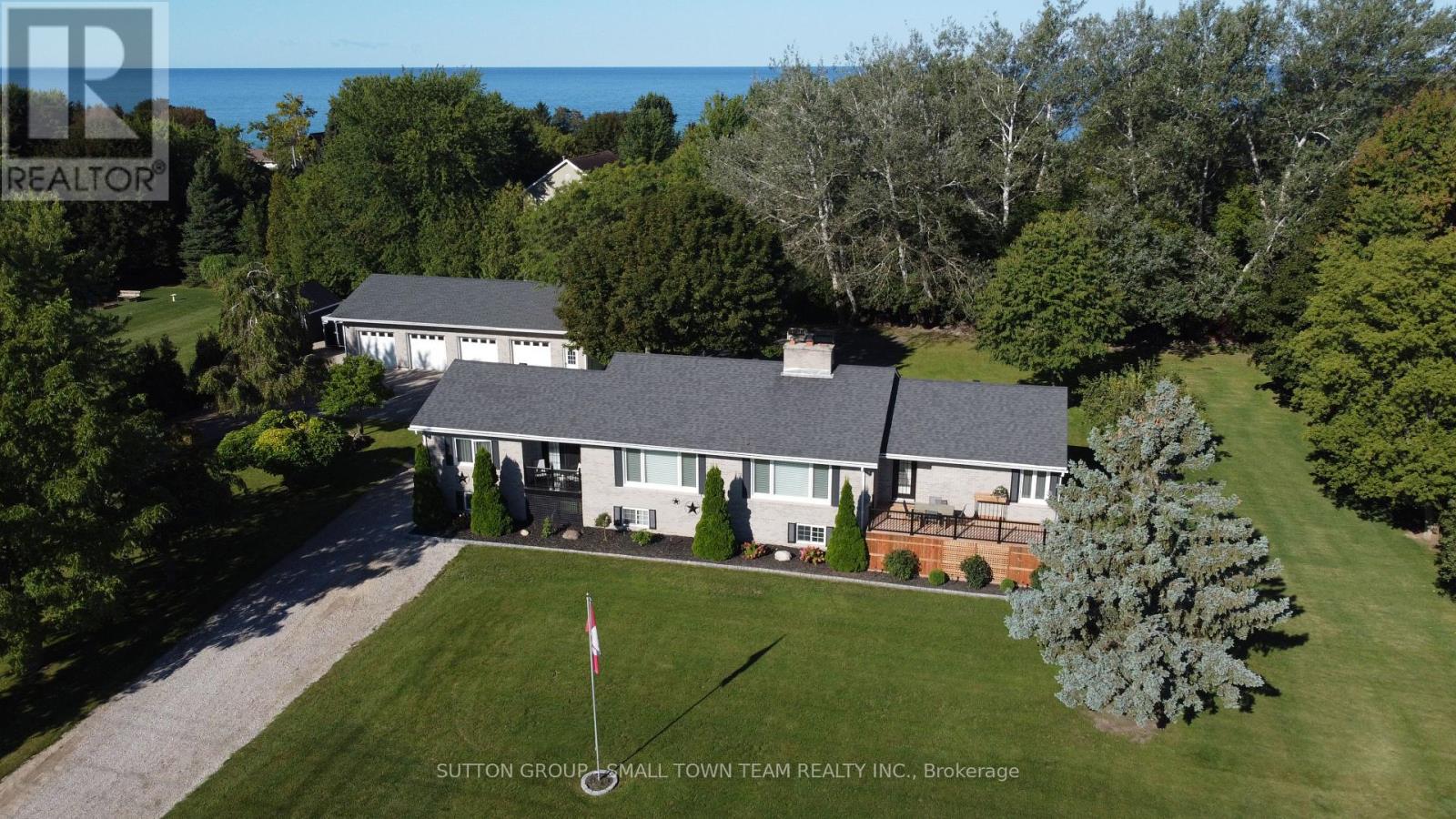 72213 Bluewater Highway Property Photo 1