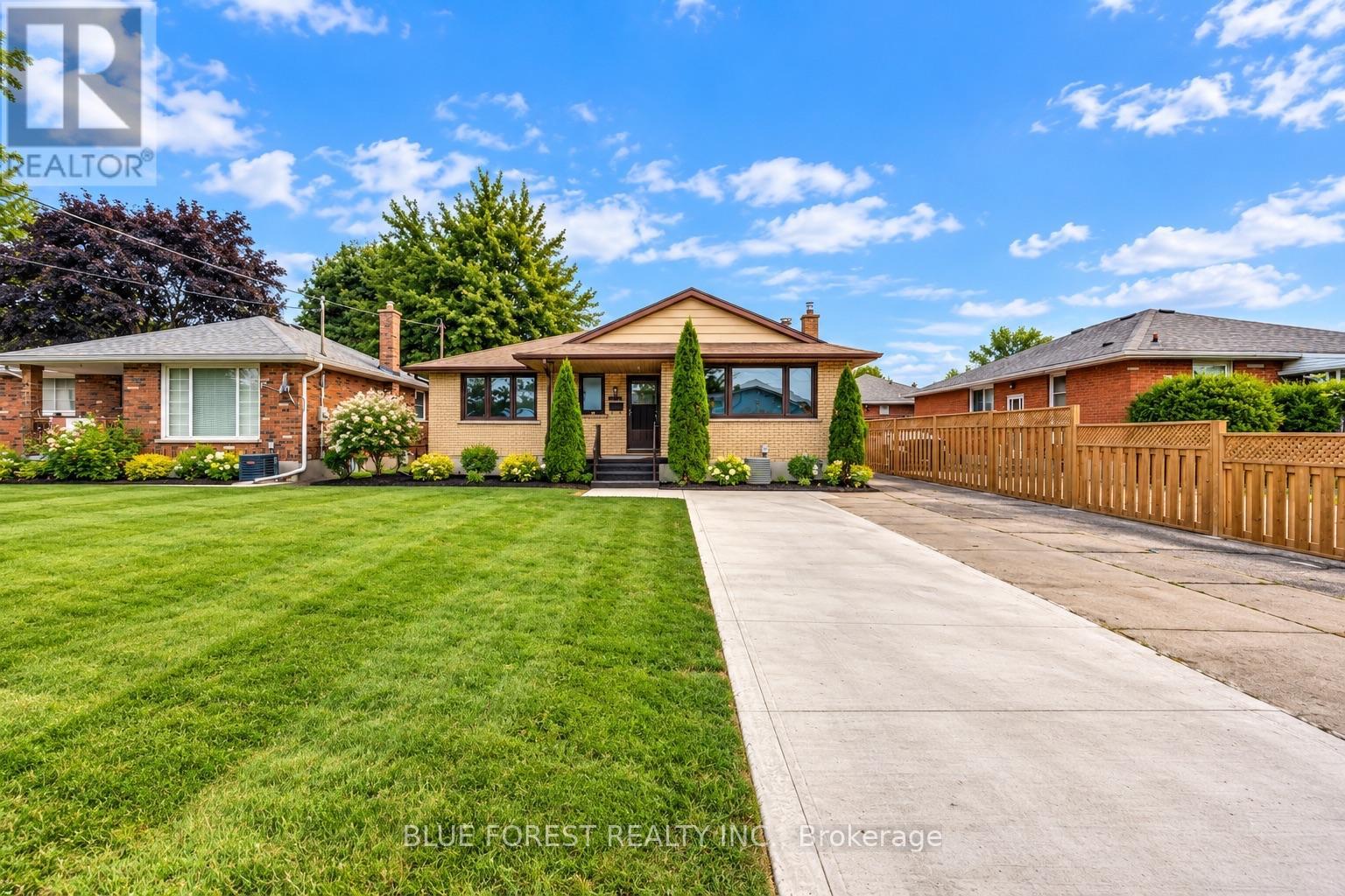 1688 Trafalgar Street Property Photo 1