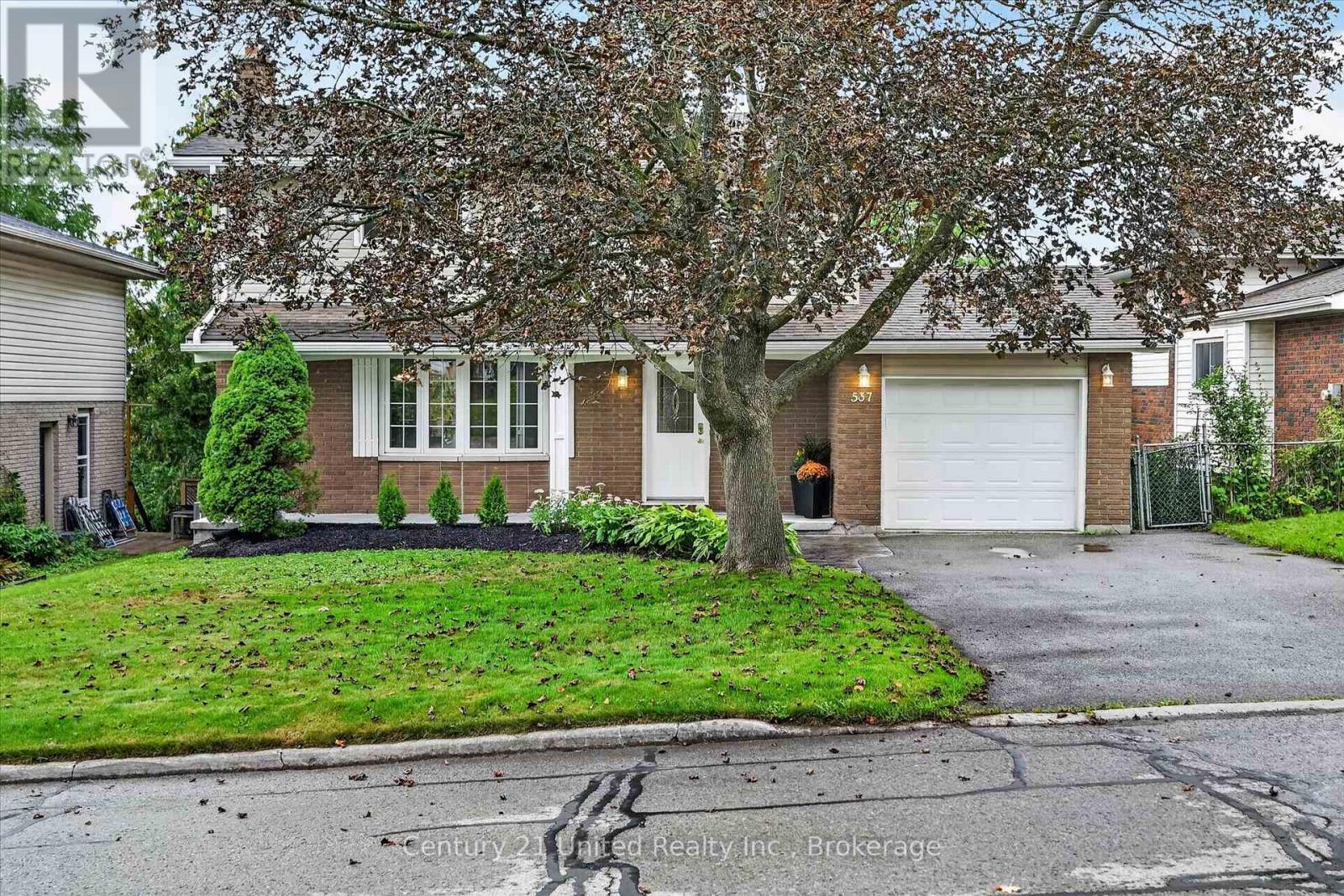 537 Montcalm Drive Property Photo 2