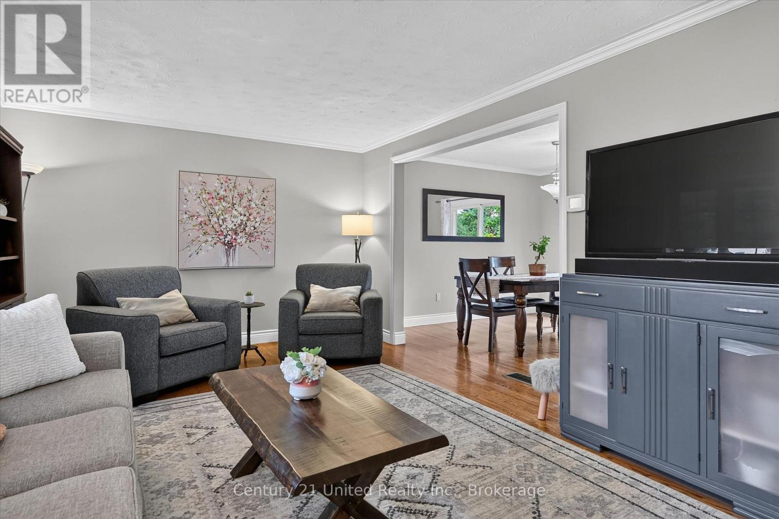 537 Montcalm Drive Property Photo 8