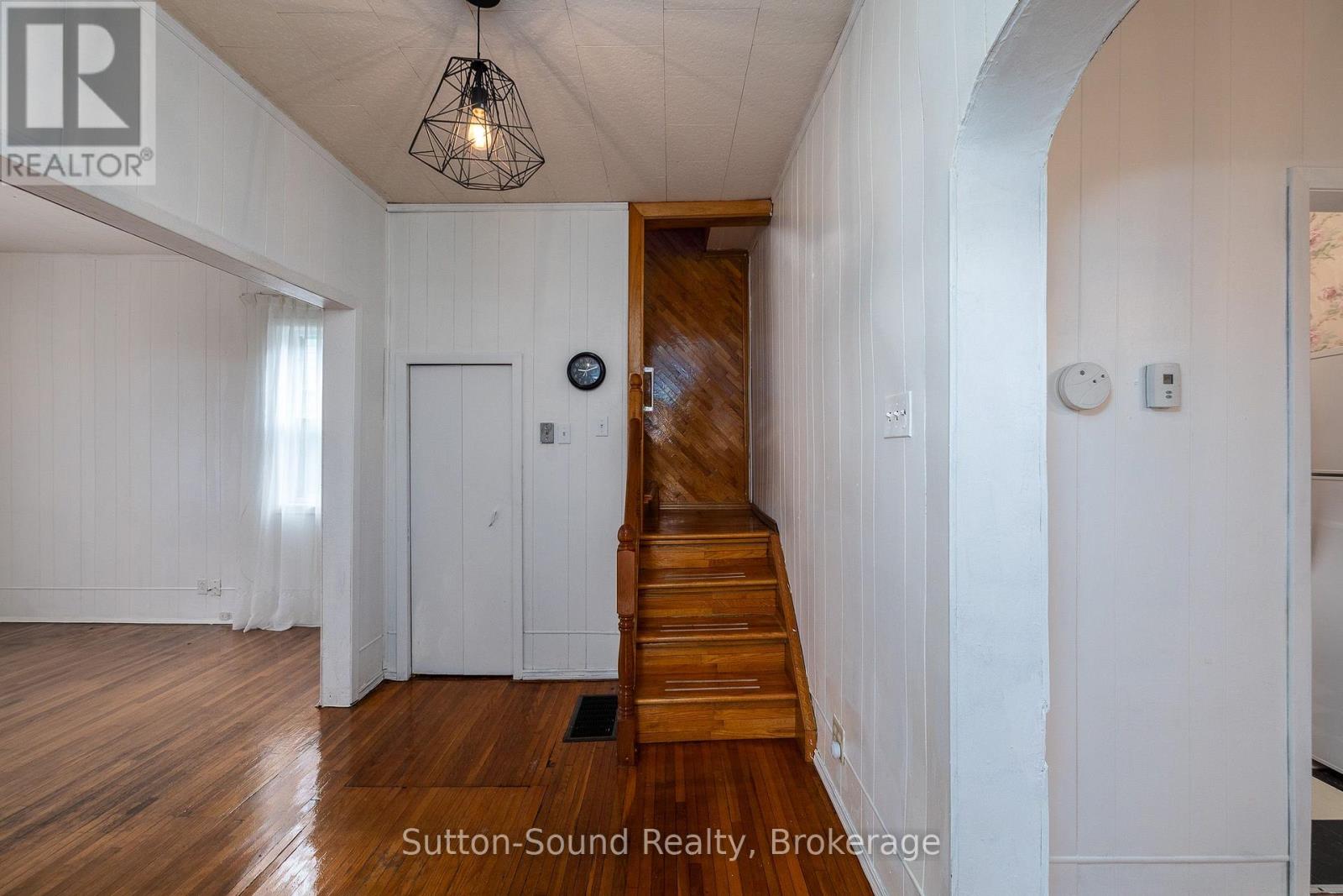 789 24th St West Street W Property Photo 7