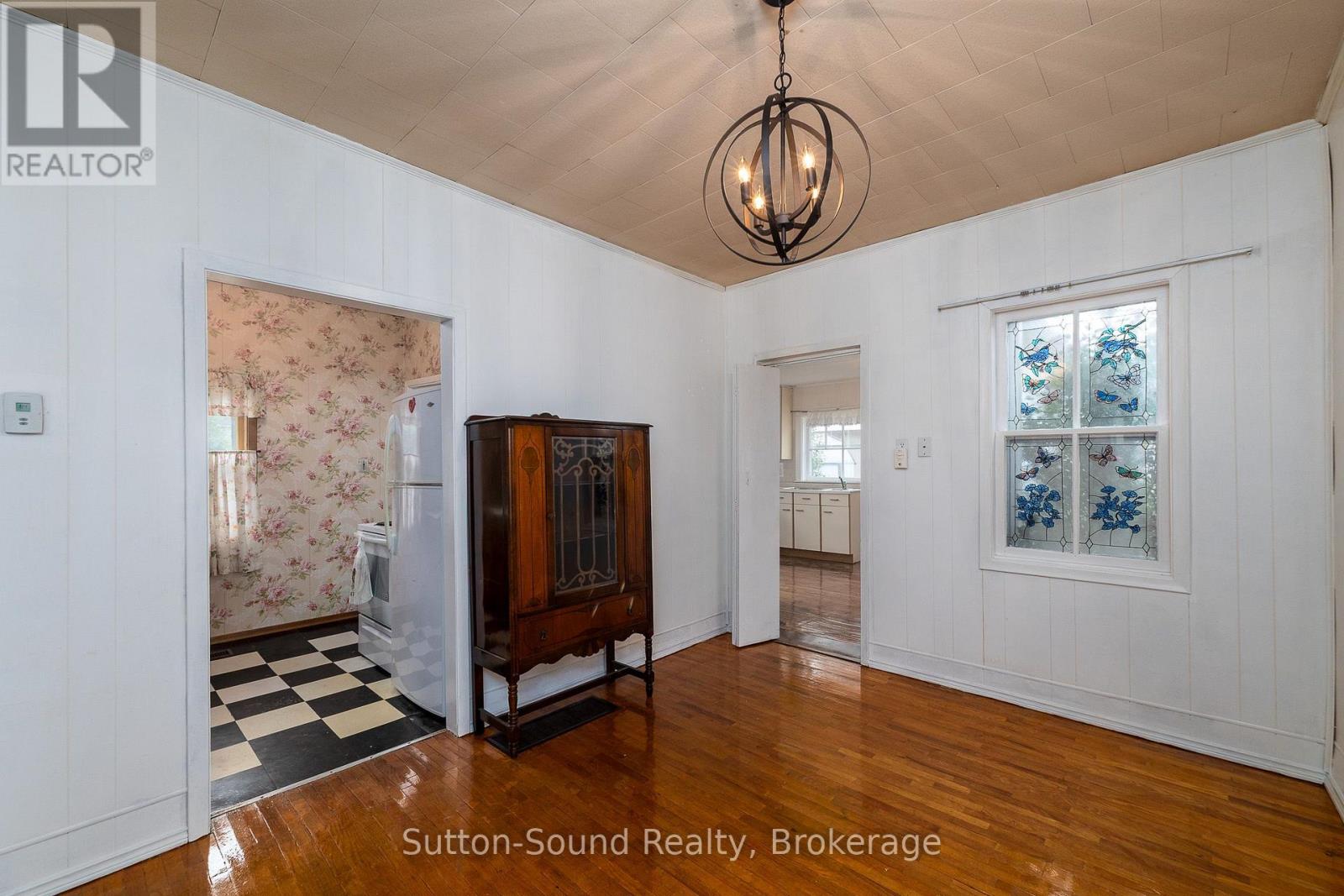 789 24th St West Street W Property Photo 13