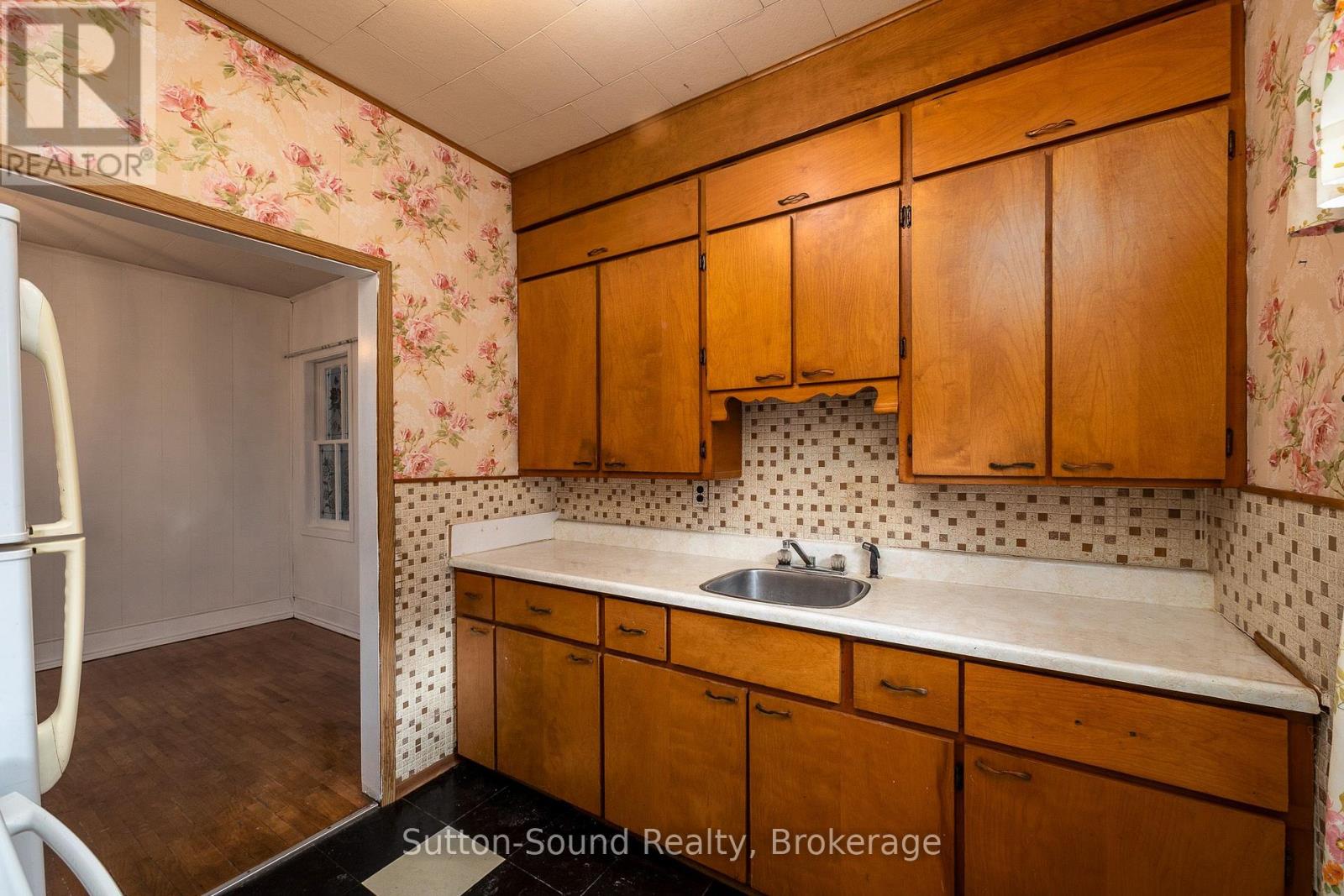 789 24th St West Street W Property Photo 16