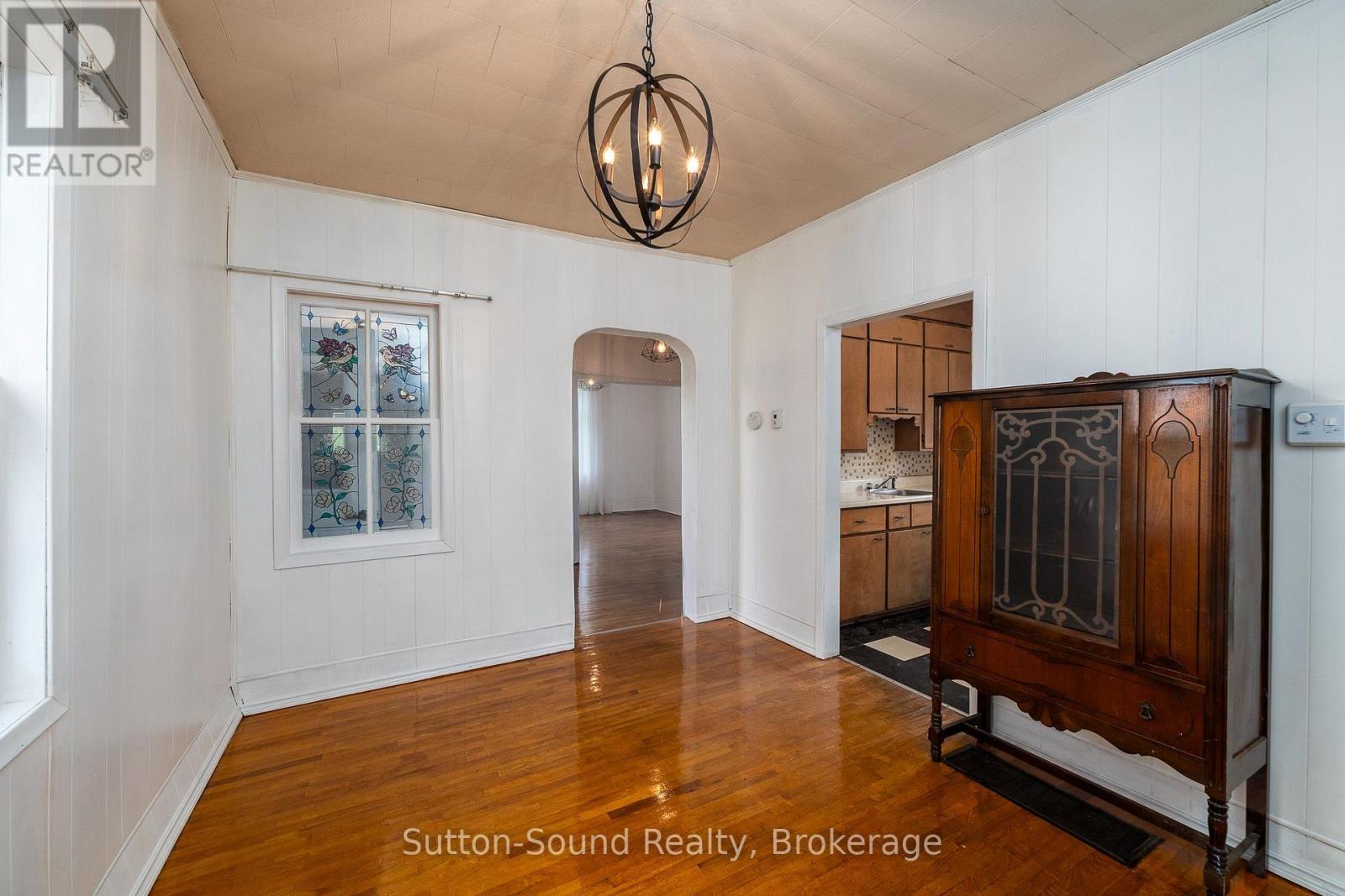 789 24th St West Street W Property Photo 17