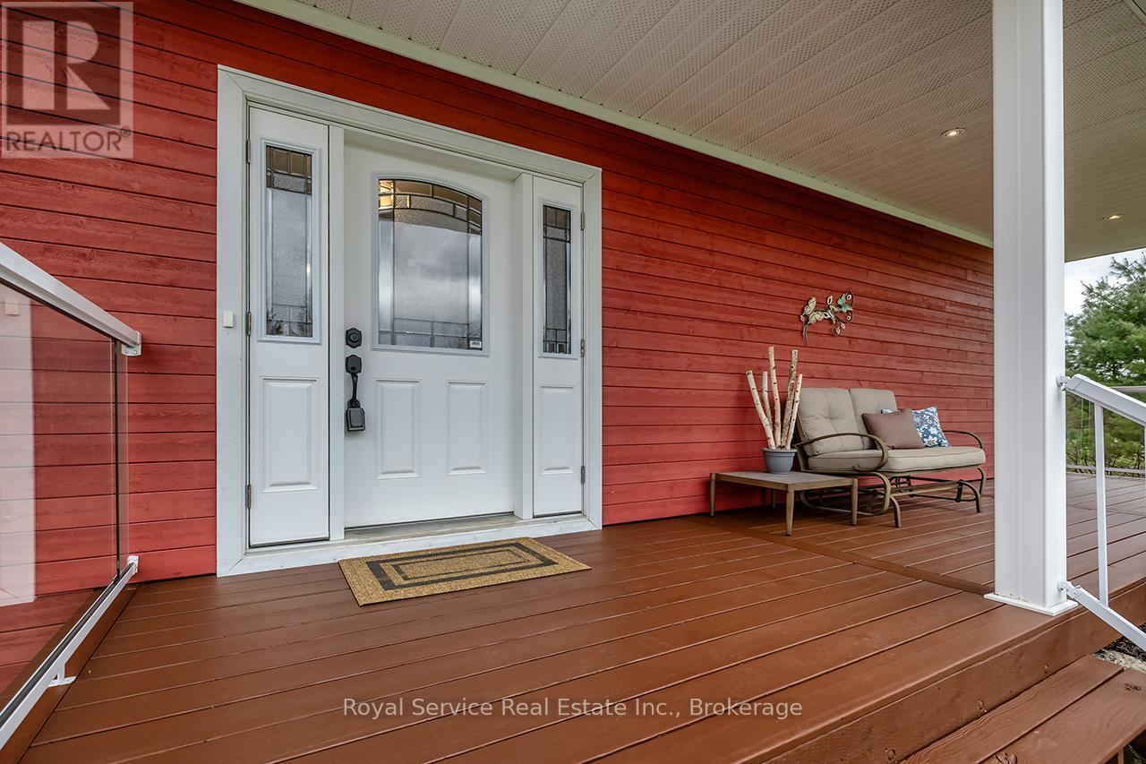 709 Carveth Drive Property Photo 4