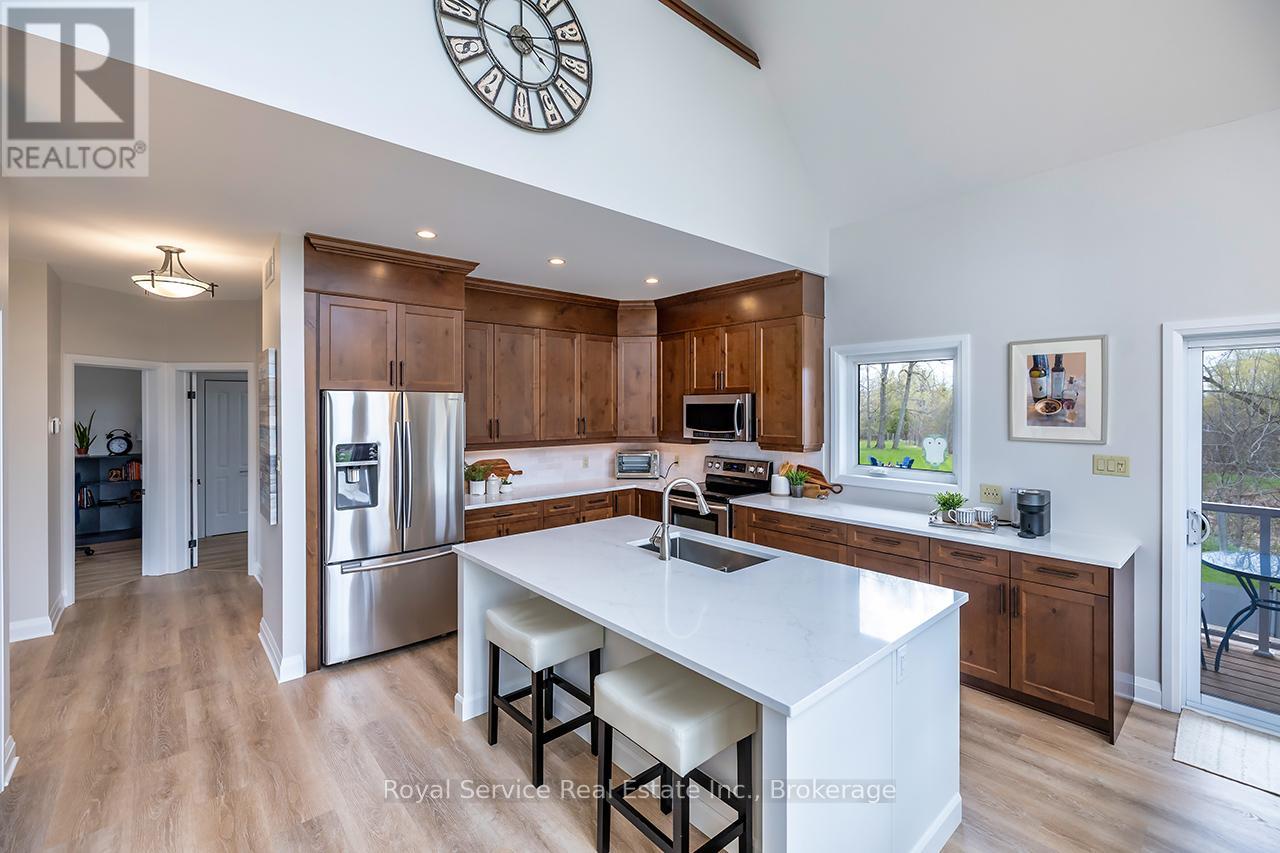 709 Carveth Drive Property Photo 8