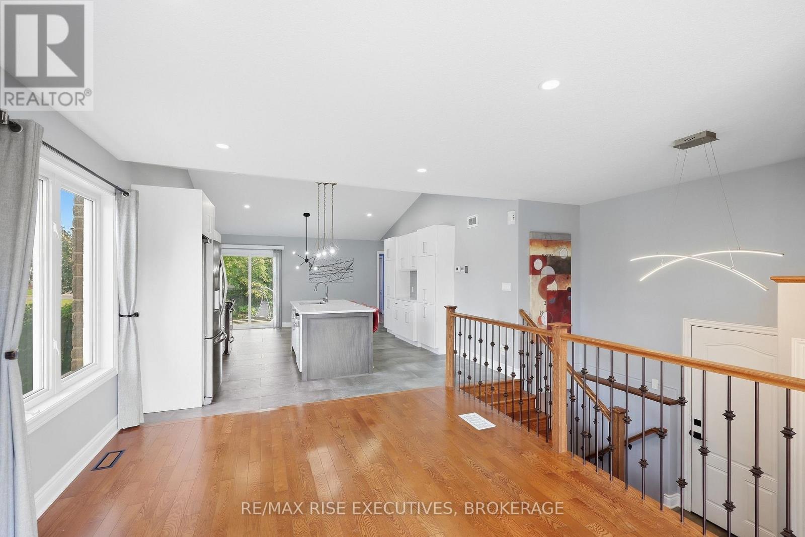 1500 Crimson Crescent Property Photo 8
