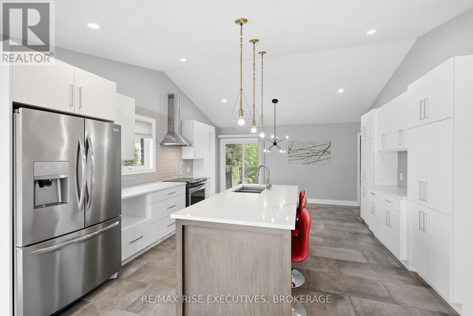 1500 Crimson Crescent Property Photo 9