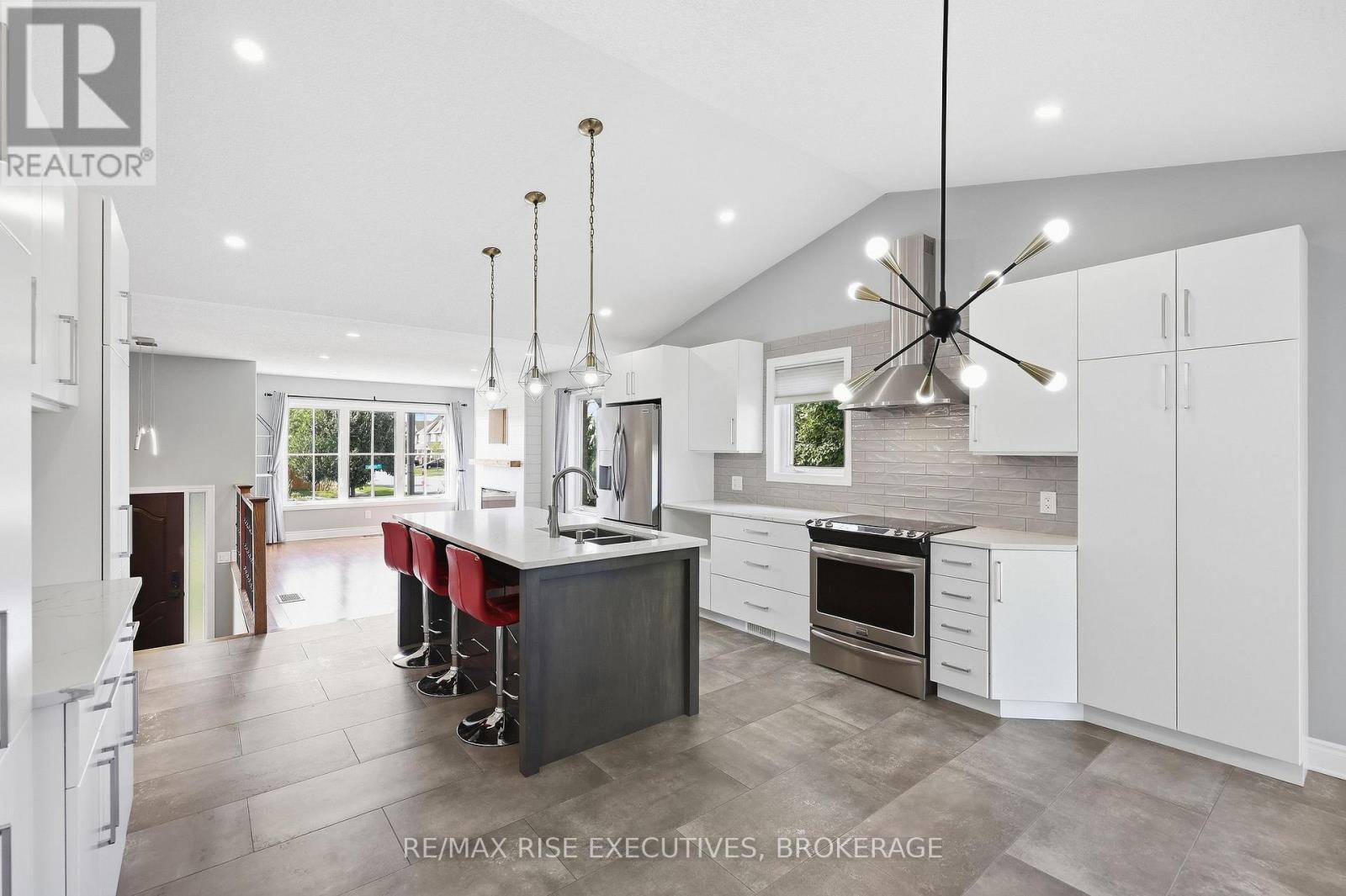 1500 Crimson Crescent Property Photo 11