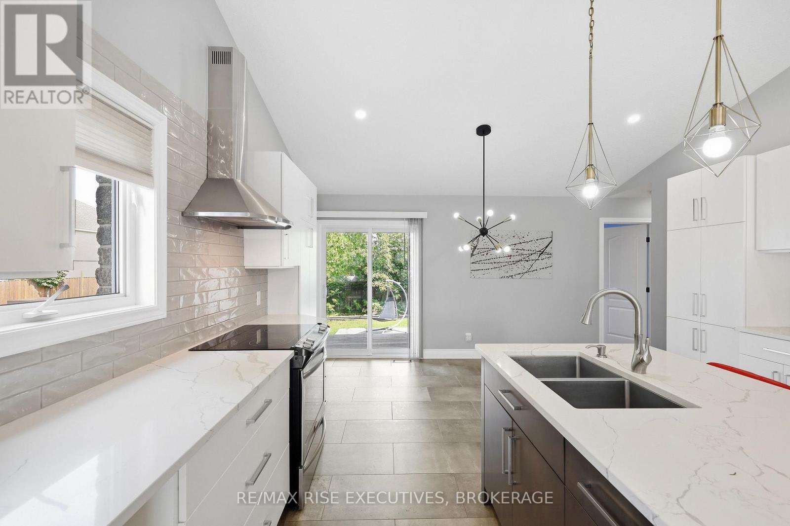 1500 Crimson Crescent Property Photo 14