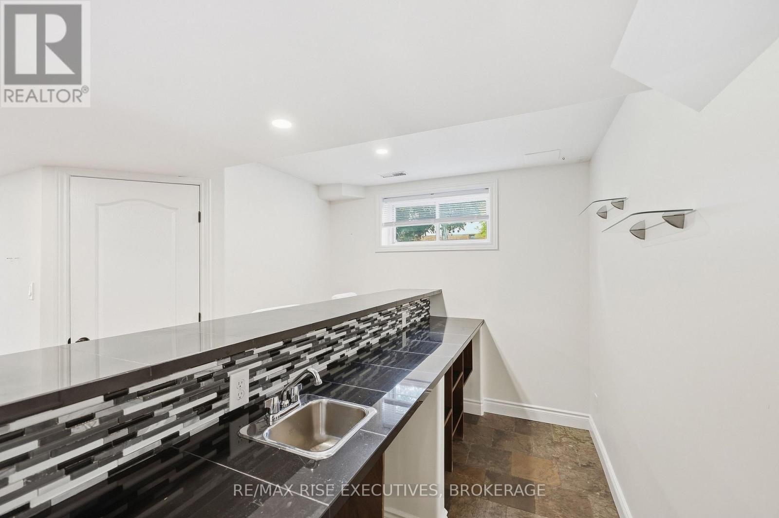 1500 Crimson Crescent Property Photo 29