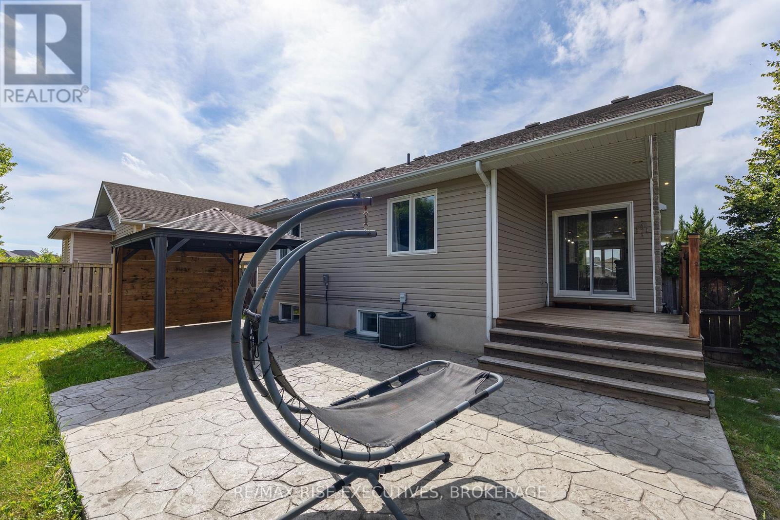 1500 Crimson Crescent Property Photo 42