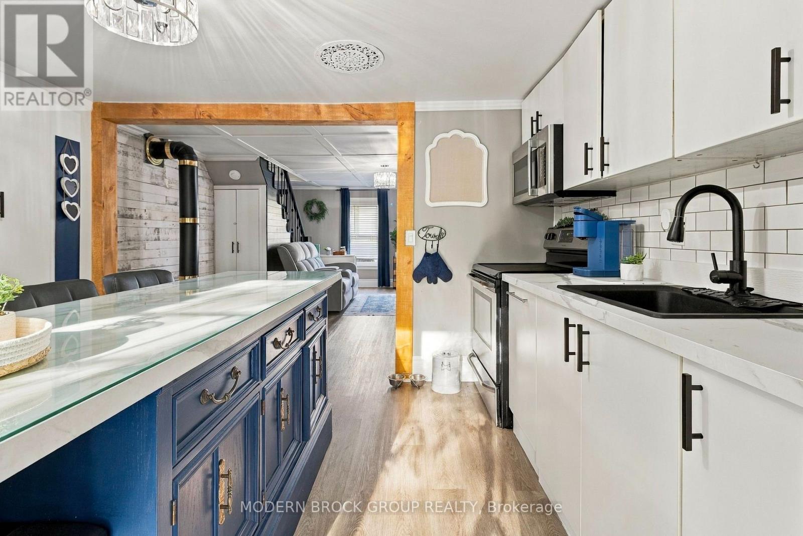 8 Elm Street Property Photo 10