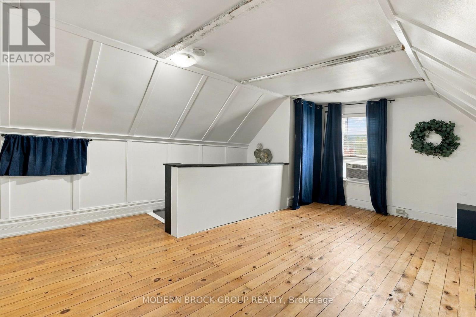 8 Elm Street Property Photo 18