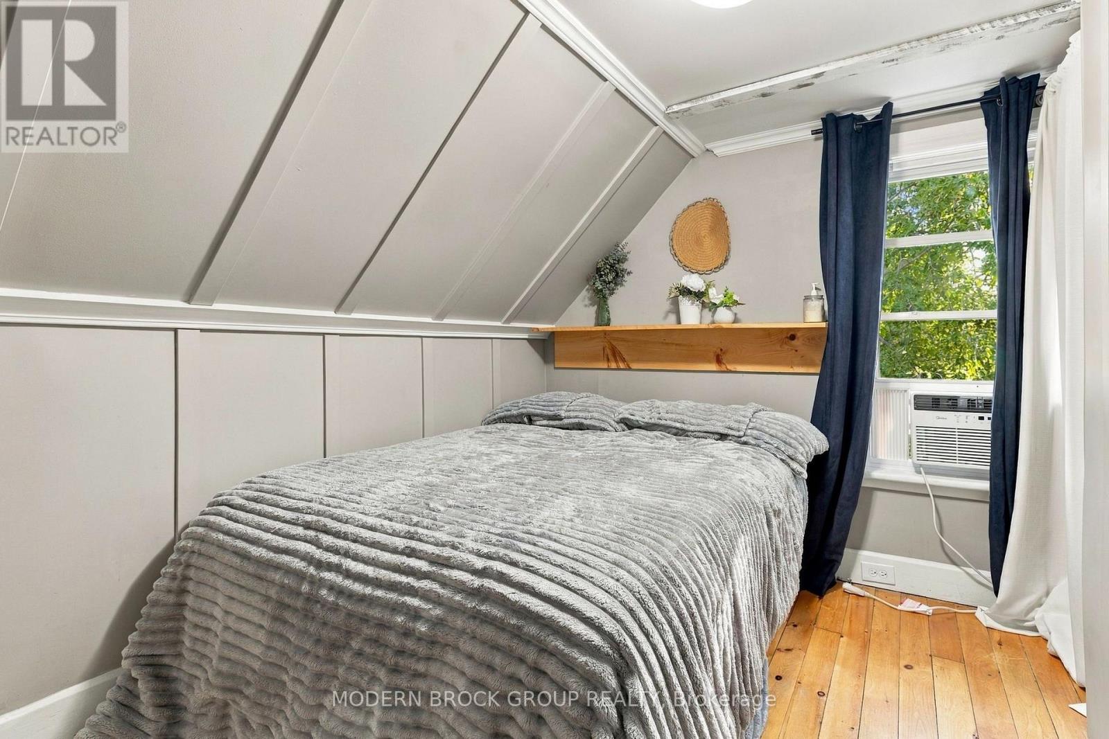 8 Elm Street Property Photo 19