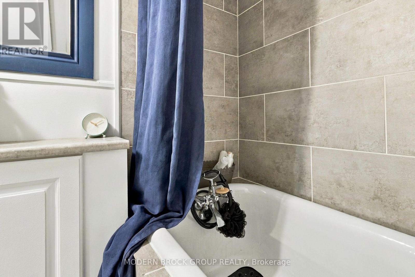 8 Elm Street Property Photo 23