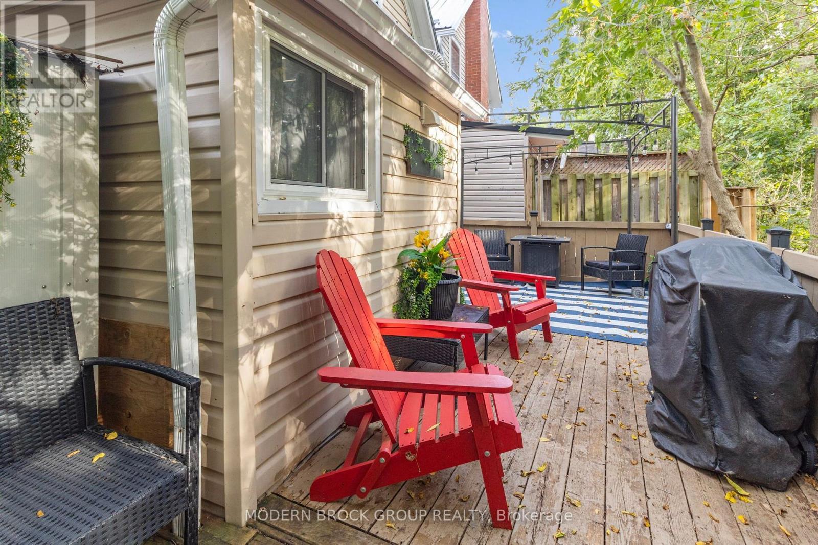 8 Elm Street Property Photo 28