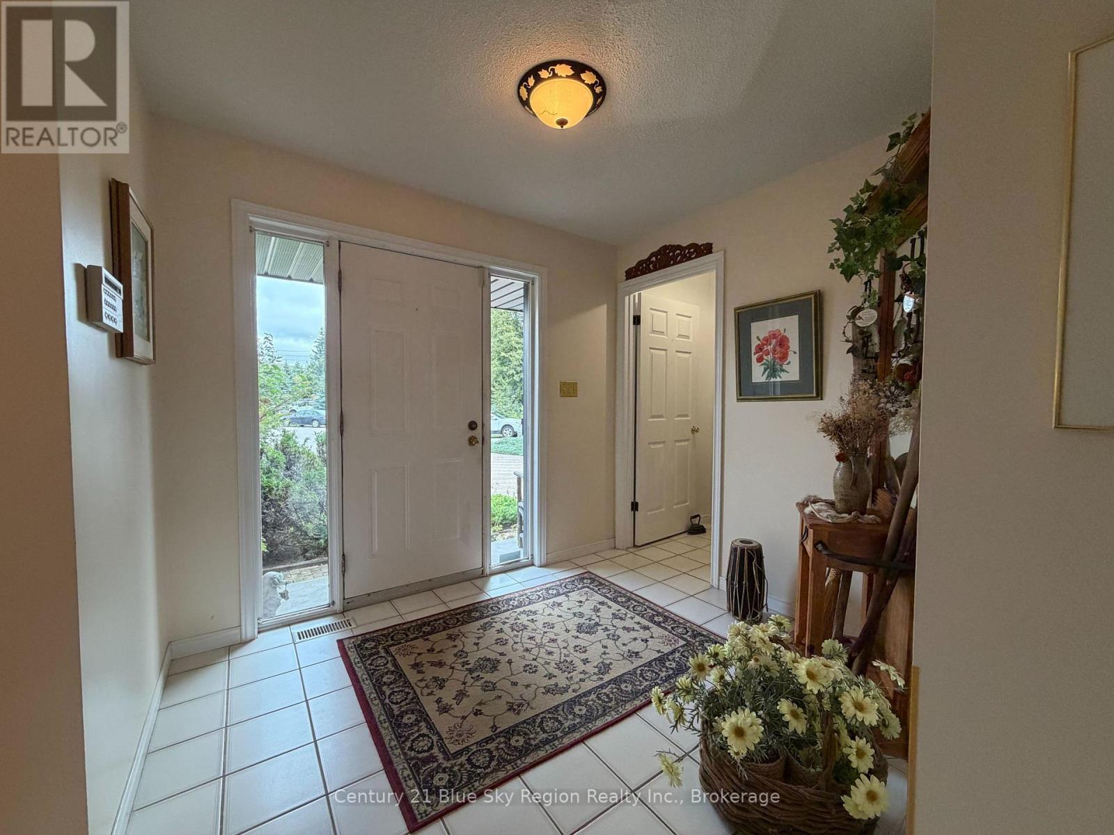 8 Found Court Property Photo 7