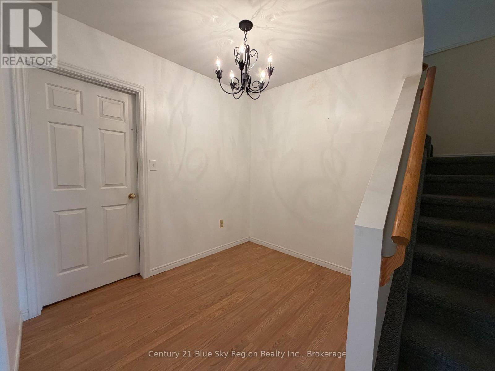 8 Found Court Property Photo 26