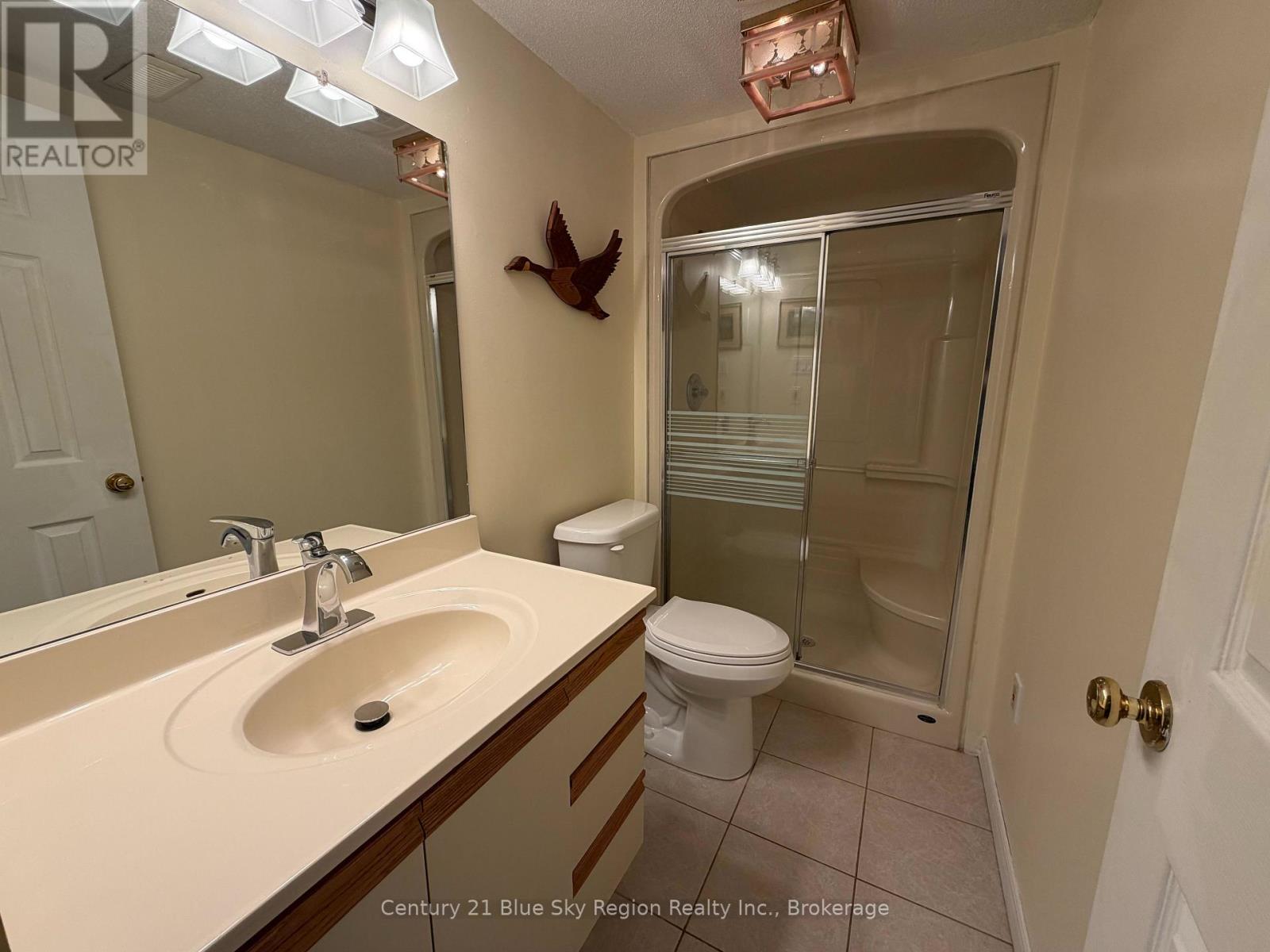 8 Found Court Property Photo 37