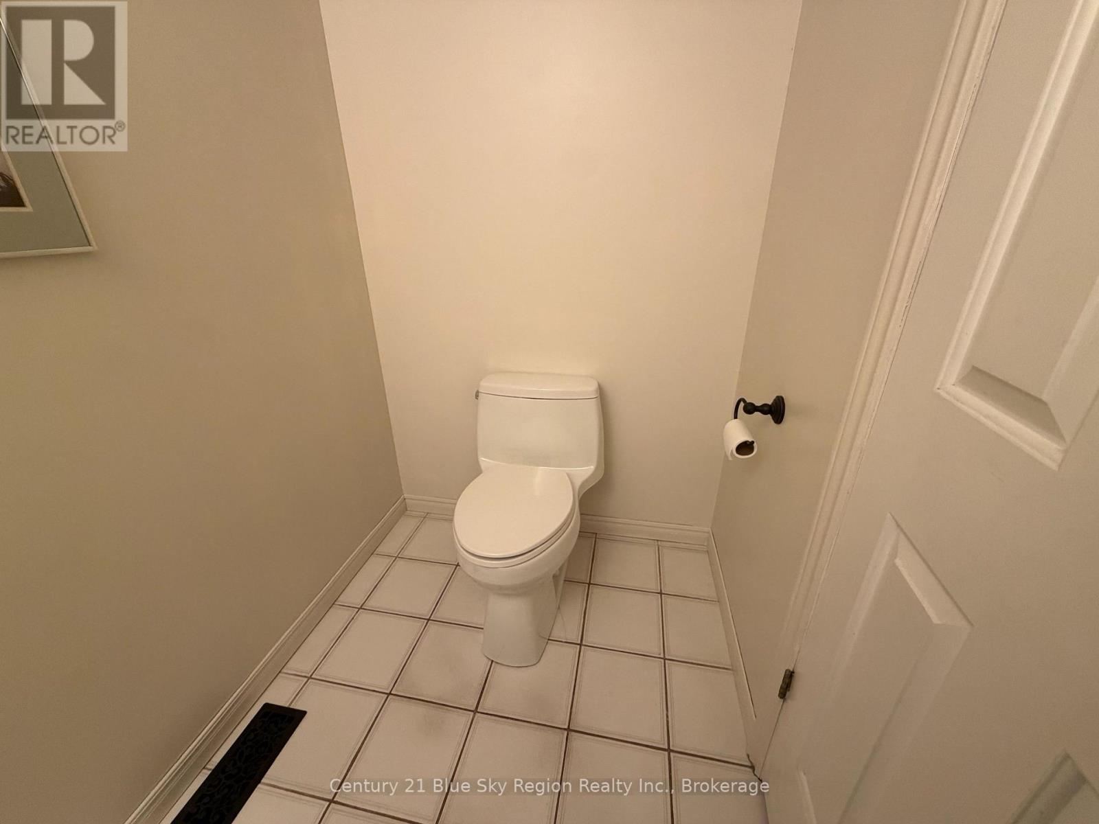 8 Found Court Property Photo 38