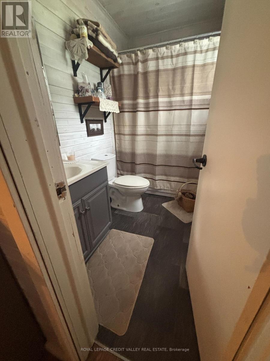 40 Cleak Avenue N Property Photo 20