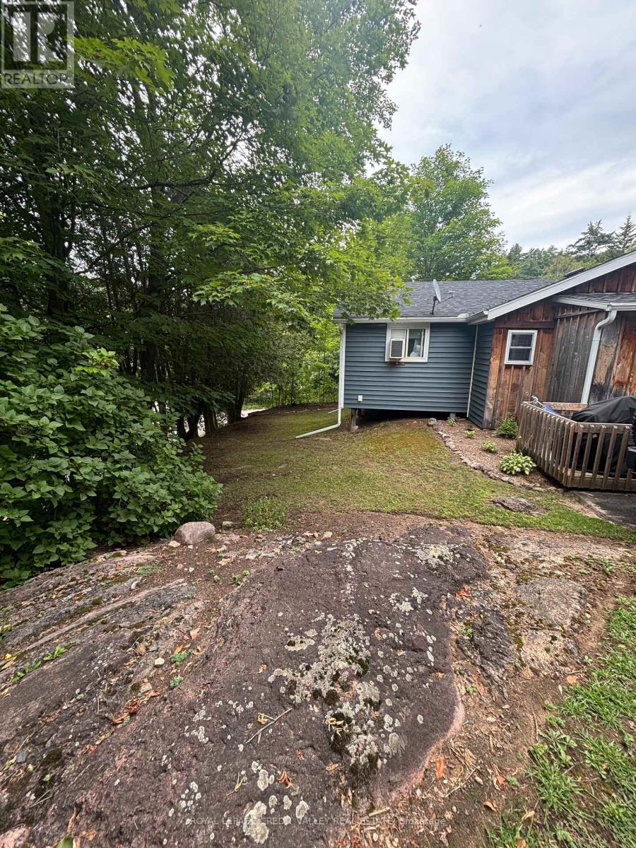 40 Cleak Avenue N Property Photo 26