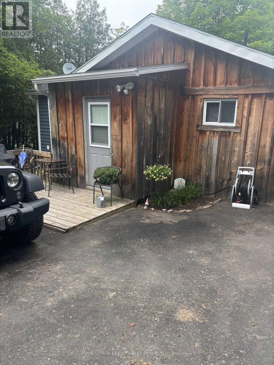 40 Cleak Avenue N Property Photo 29