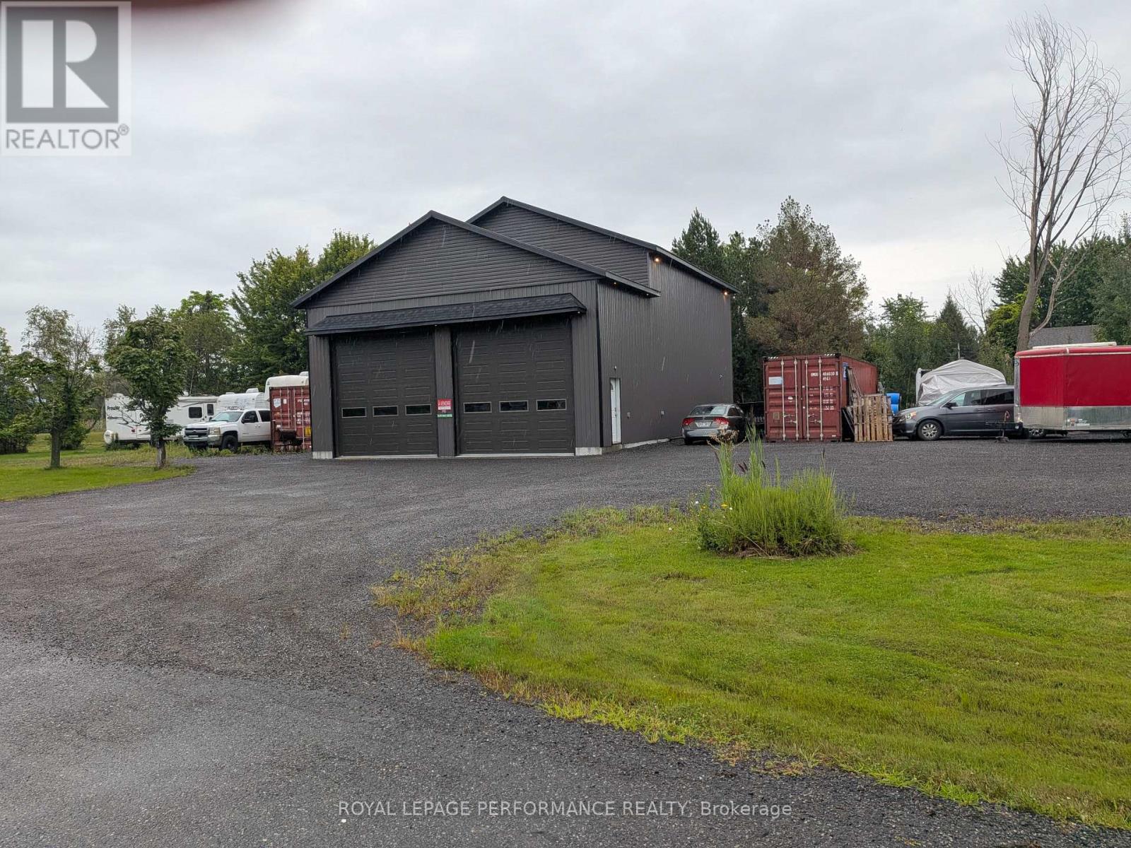 6215 165 Avenue Property Photo 4