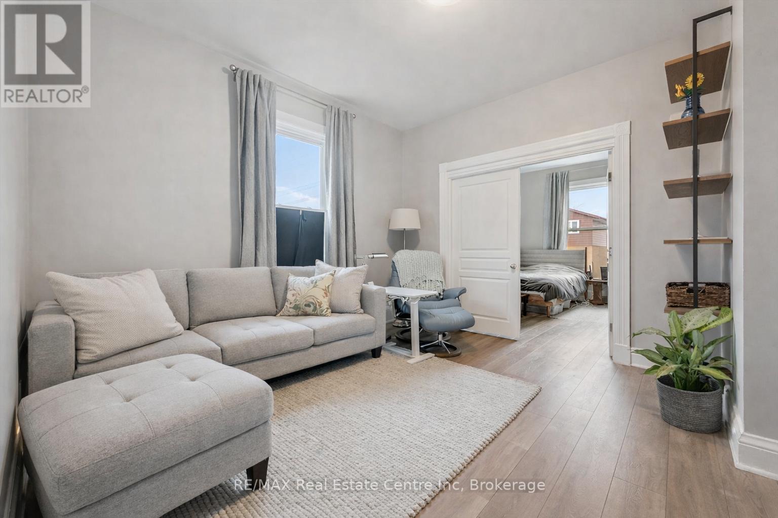 29 Crimea Street Property Photo 13