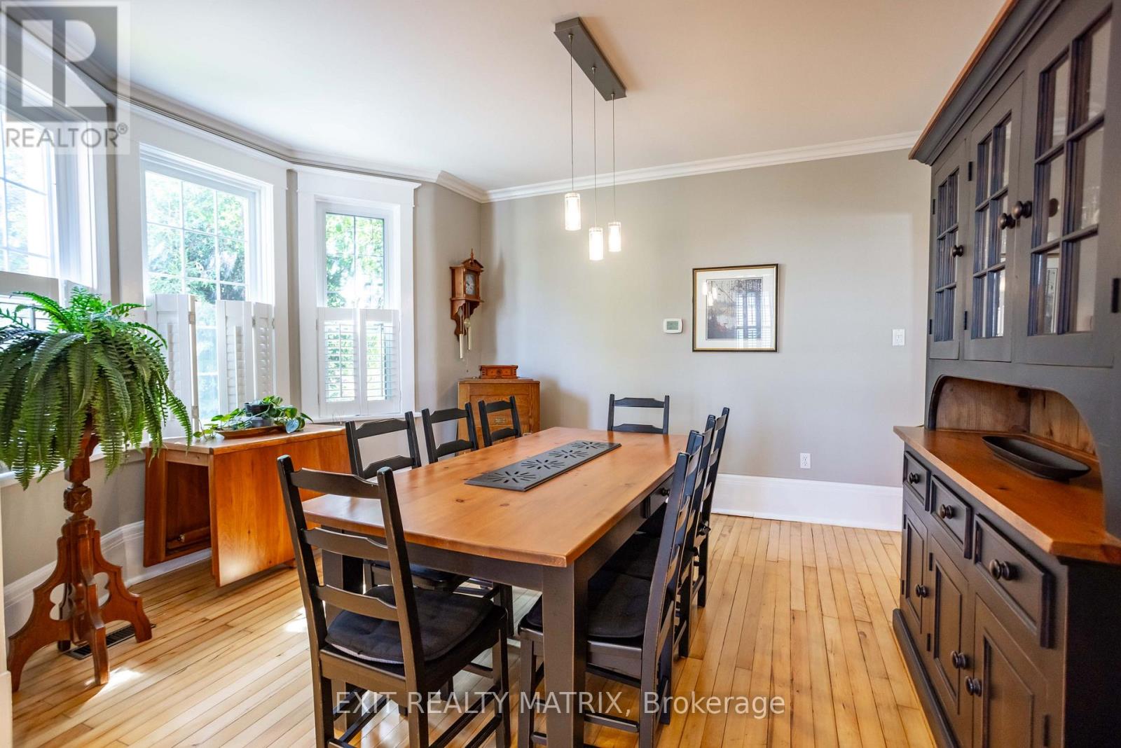 2392 8th Line Road Property Photo 12