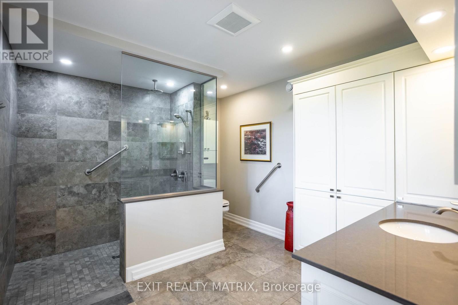 2392 8th Line Road Property Photo 23